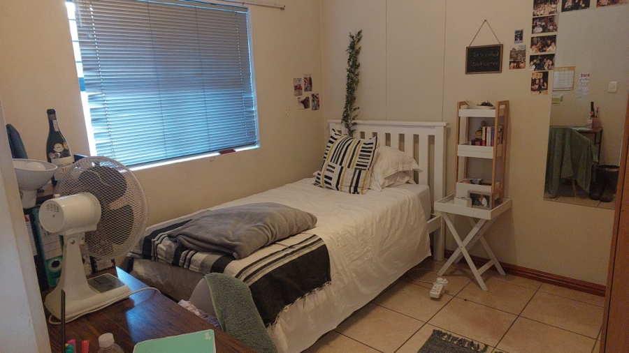 To Let 2 Bedroom Property for Rent in Dennesig Western Cape